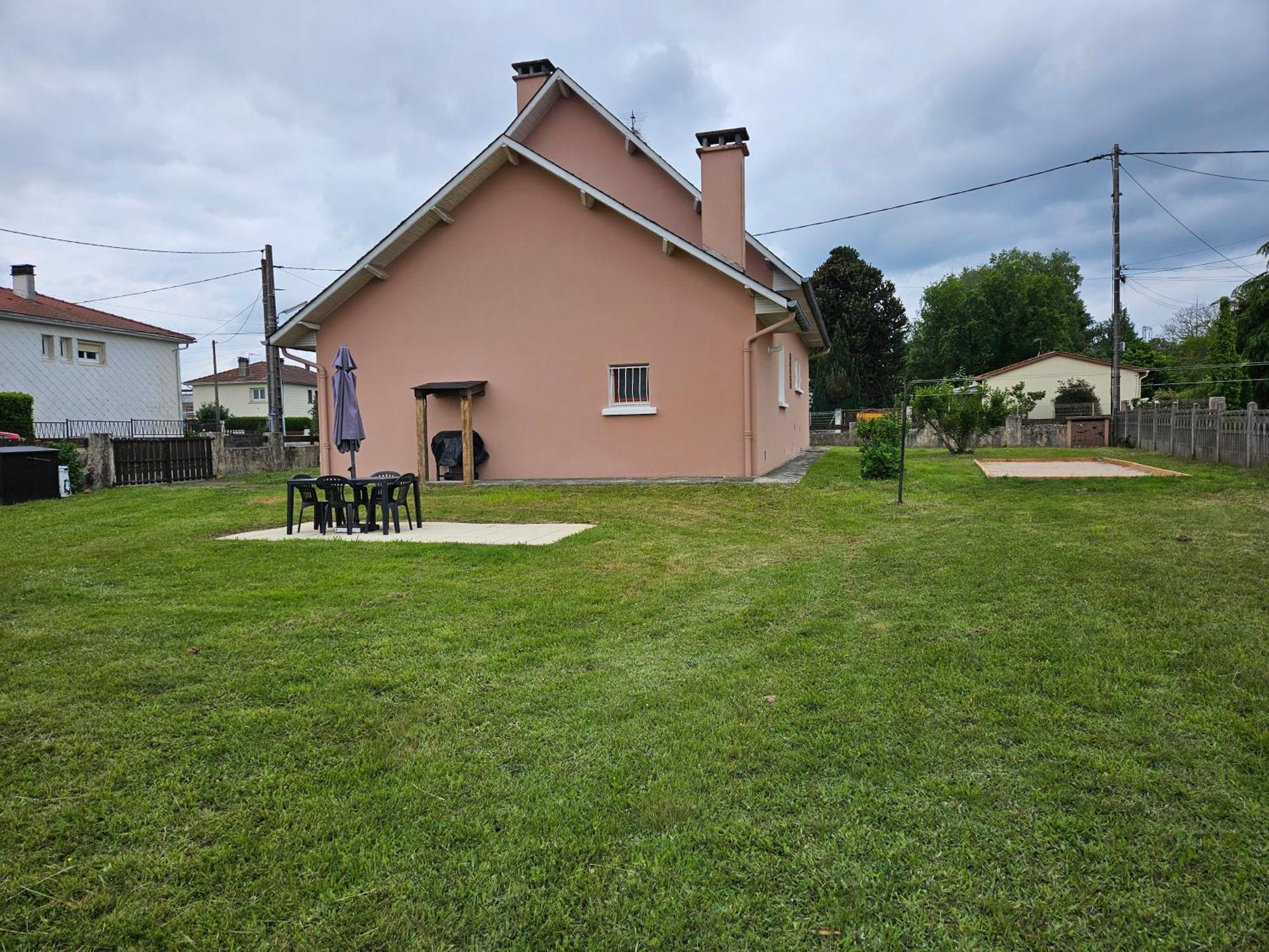 Gite La Maison Rose Lannemezan Εξωτερικό φωτογραφία